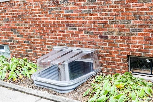 15580 Hanfor Avenue, Allen Park, MI 48101