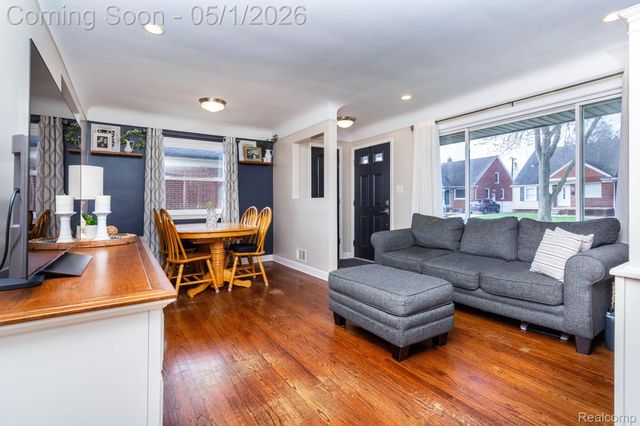 15580 Hanfor Avenue, Allen Park, MI 48101