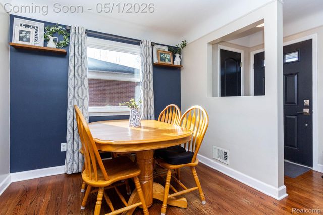 15580 Hanfor Avenue, Allen Park, MI 48101