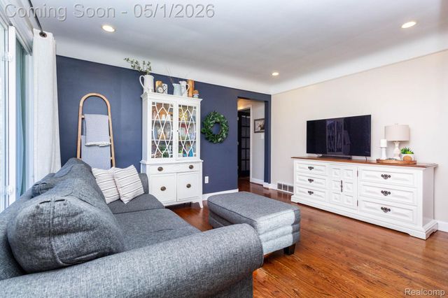 15580 Hanfor Avenue, Allen Park, MI 48101