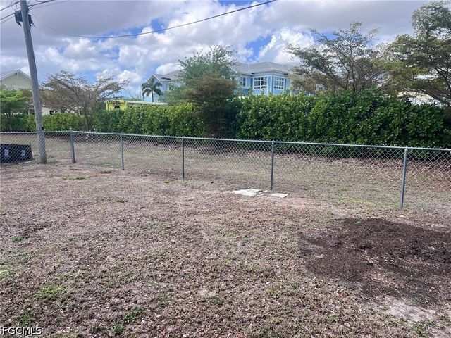 1416 SE 1st PL, Cape Coral, FL 33990