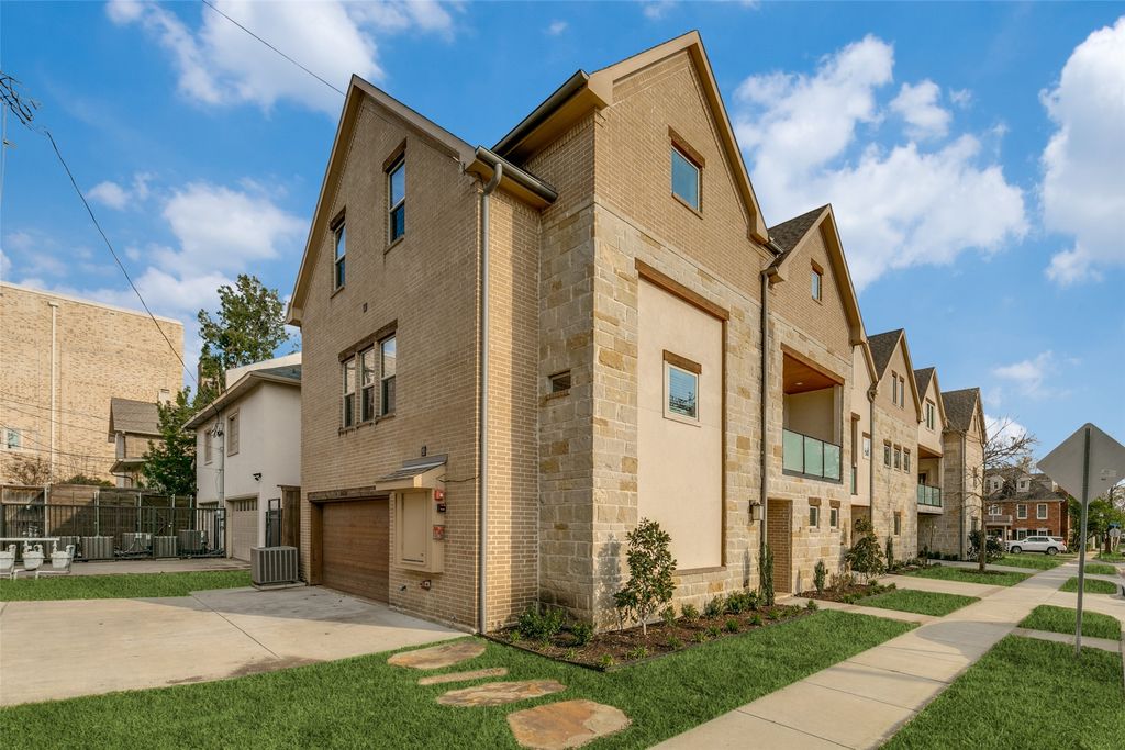 3426 POTOMAC Avenue 3, University Park, TX 75205