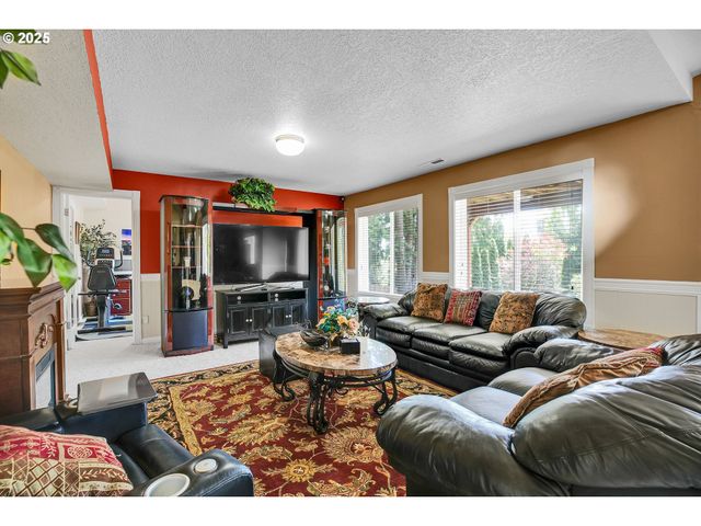 15703 Sw BARRINGTON Ter, Tigard, OR 97224