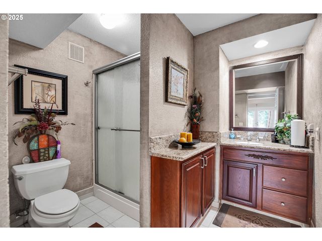 15703 Sw BARRINGTON Ter, Tigard, OR 97224