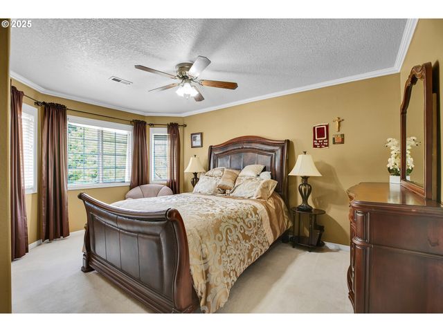 15703 Sw BARRINGTON Ter, Tigard, OR 97224