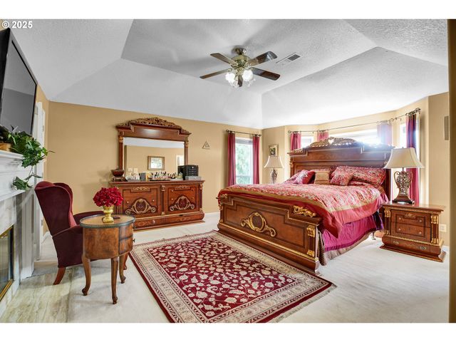 15703 Sw BARRINGTON Ter, Tigard, OR 97224