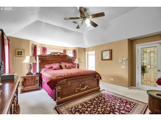 15703 Sw BARRINGTON Ter, Tigard, OR 97224