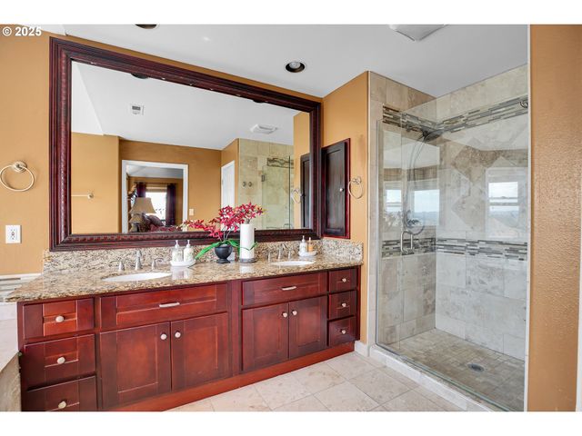 15703 Sw BARRINGTON Ter, Tigard, OR 97224