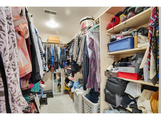 15703 Sw BARRINGTON Ter, Tigard, OR 97224