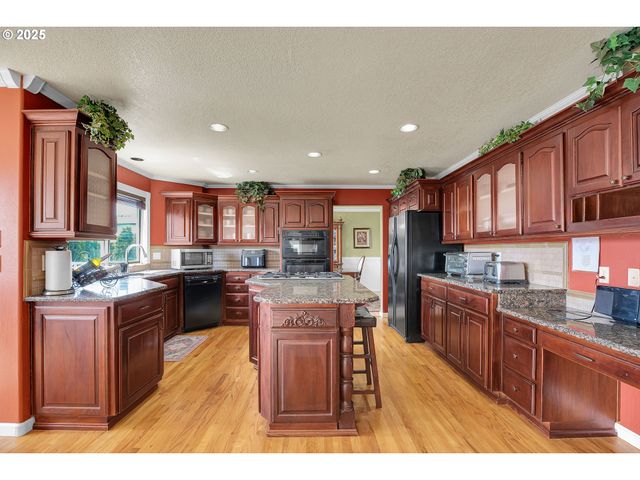 15703 Sw BARRINGTON Ter, Tigard, OR 97224
