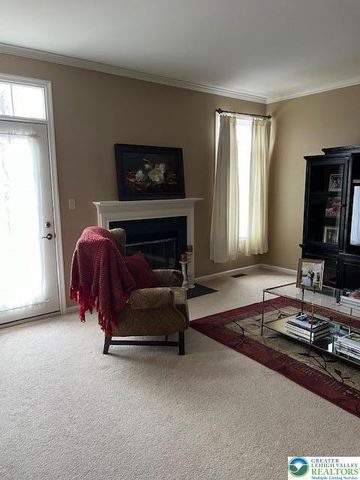 40 Hillside Court South, Palmer Twp, PA 18045