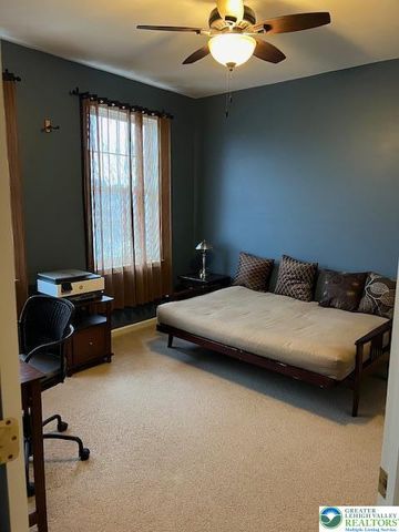 40 Hillside Court South, Palmer Twp, PA 18045