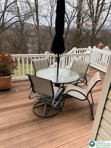 40 Hillside Court South, Palmer Twp, PA 18045