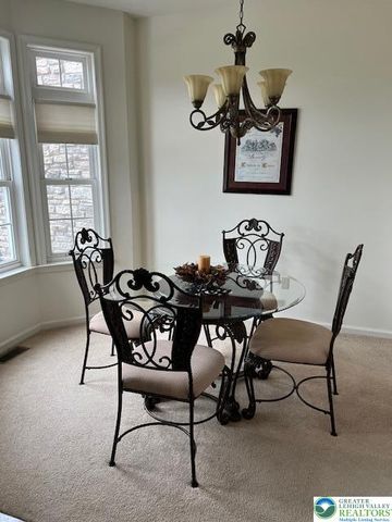 40 Hillside Court South, Palmer Twp, PA 18045