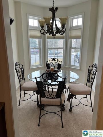 40 Hillside Court South, Palmer Twp, PA 18045