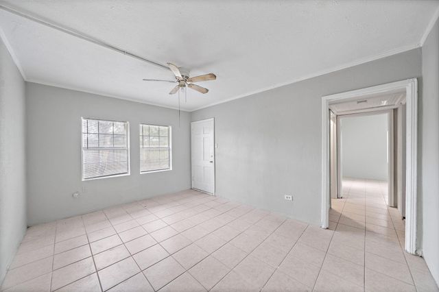 818 3rd Avenue N 28, Texas City, TX 77590