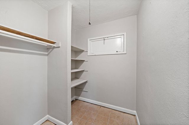 818 3rd Avenue N 28, Texas City, TX 77590