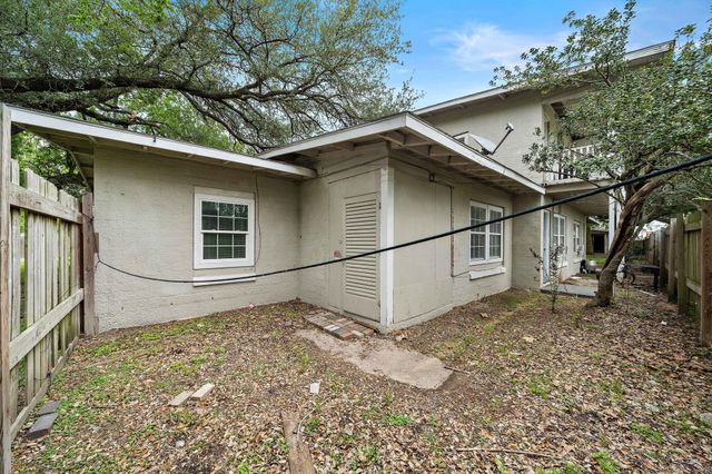 818 3rd Avenue N 28, Texas City, TX 77590