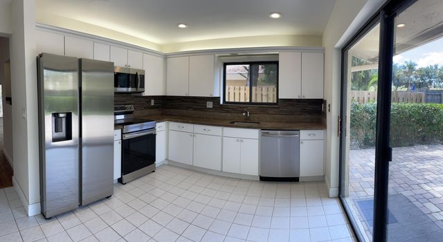 7735 E Kenway Pl Place E, Boca Raton, FL 33433