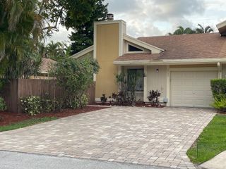 7735 E Kenway Pl Place E, Boca Raton, FL 33433