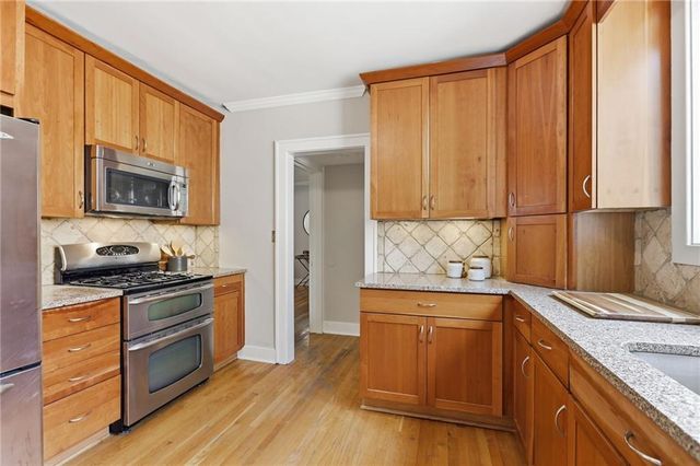 7419 Jarboe Street, Kansas City, MO 64114