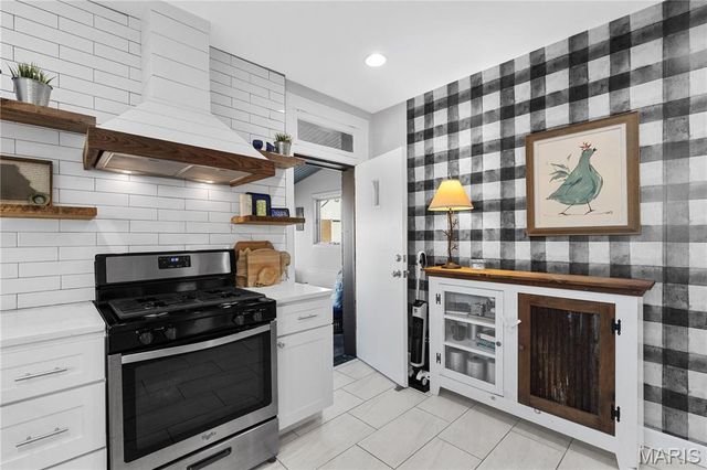 3229 Childress Avenue, St Louis, MO 63139