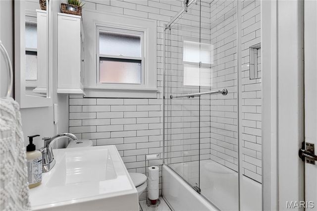 3229 Childress Avenue, St Louis, MO 63139