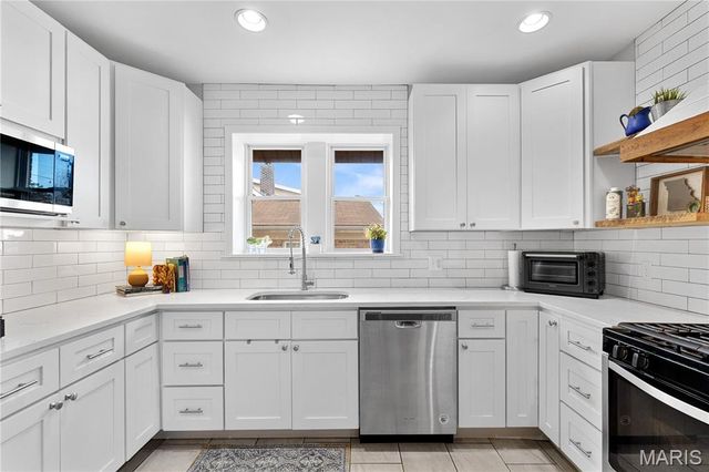 3229 Childress Avenue, St Louis, MO 63139