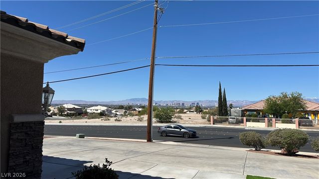 264 North Hollywood Boulevard, Las Vegas, NV 89110
