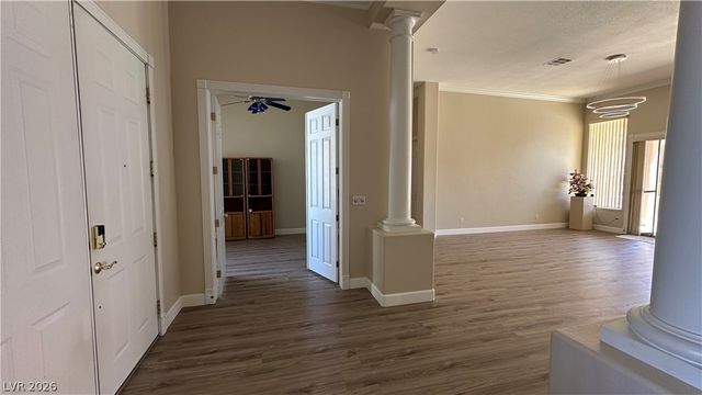 264 North Hollywood Boulevard, Las Vegas, NV 89110