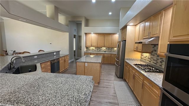 264 North Hollywood Boulevard, Las Vegas, NV 89110