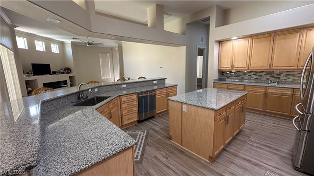 264 North Hollywood Boulevard, Las Vegas, NV 89110