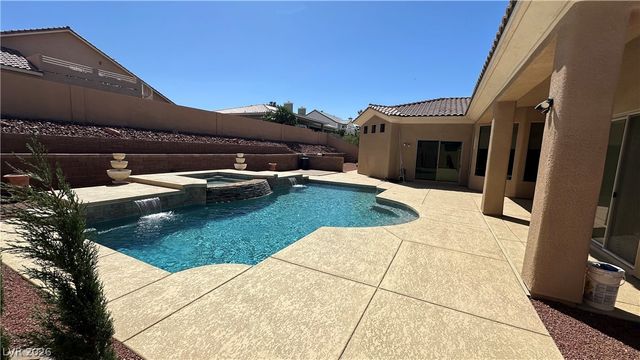 264 North Hollywood Boulevard, Las Vegas, NV 89110