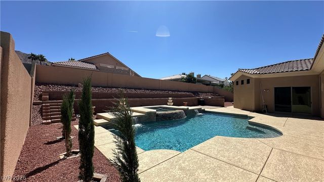 264 North Hollywood Boulevard, Las Vegas, NV 89110