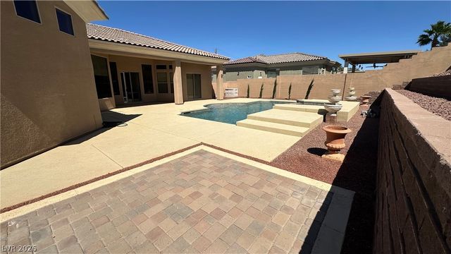 264 North Hollywood Boulevard, Las Vegas, NV 89110
