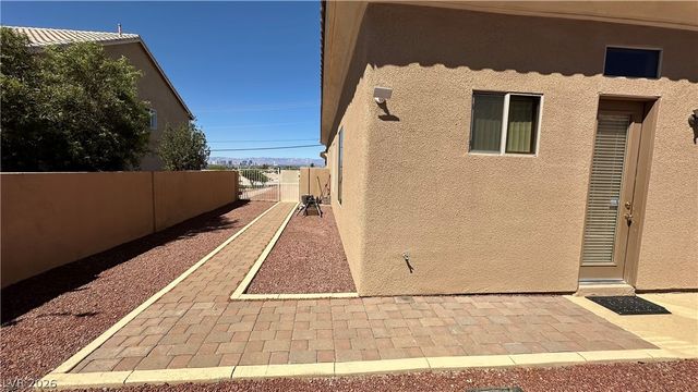 264 North Hollywood Boulevard, Las Vegas, NV 89110