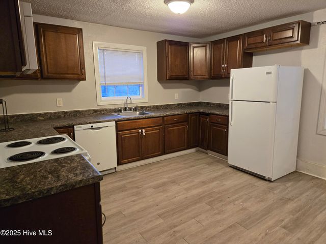 306 Richlands Avenue, Jacksonville, NC 28540