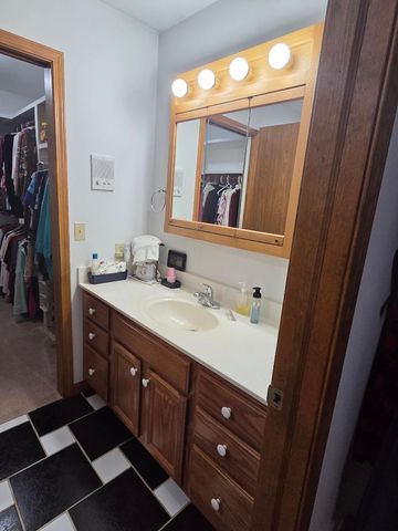 7177 E Grace Avenue, New Carlisle, IN 46552