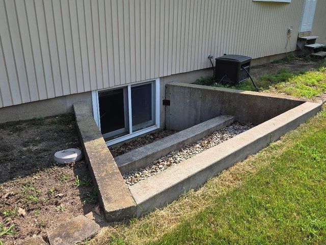 7177 E Grace Avenue, New Carlisle, IN 46552