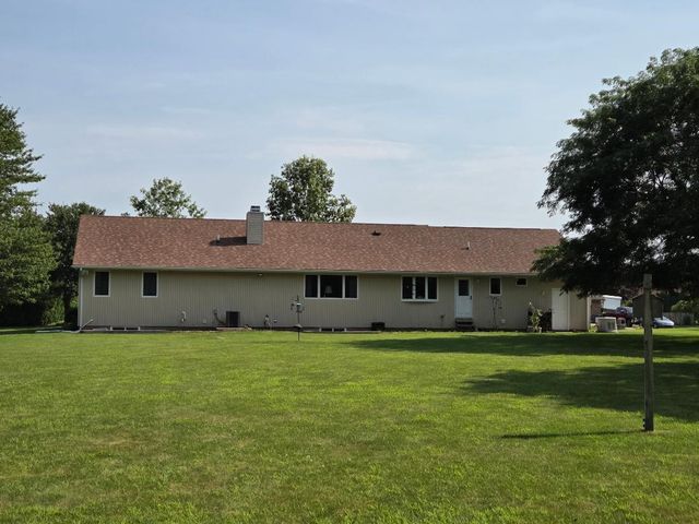 7177 E Grace Avenue, New Carlisle, IN 46552
