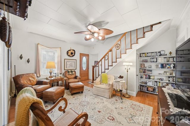408 Garrou Avenue SE, Valdese, NC 28690