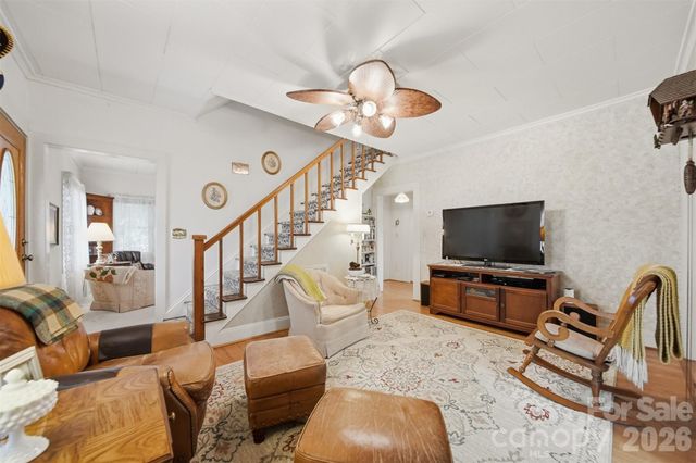 408 Garrou Avenue SE, Valdese, NC 28690