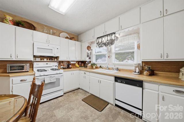 408 Garrou Avenue SE, Valdese, NC 28690