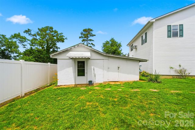 408 Garrou Avenue SE, Valdese, NC 28690