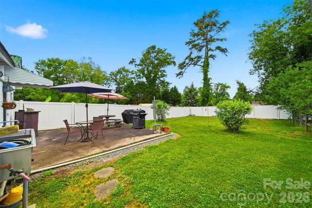 408 Garrou Avenue SE, Valdese, NC 28690