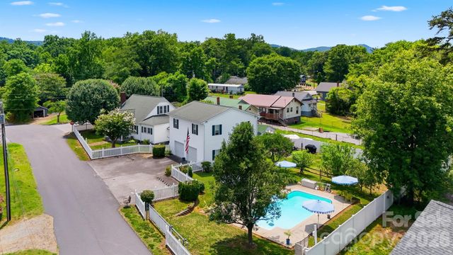 408 Garrou Avenue SE, Valdese, NC 28690