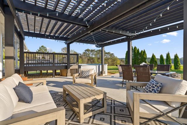 153 Bishop Lane, Benton, TN 37307