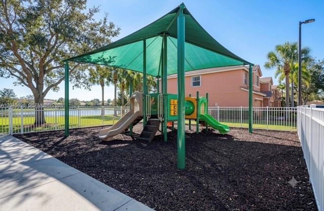 4070 NW 92nd Ave, Sunrise, FL 33351