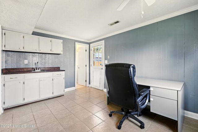 9209 Foxtail Ct, Crestwood, KY 40014