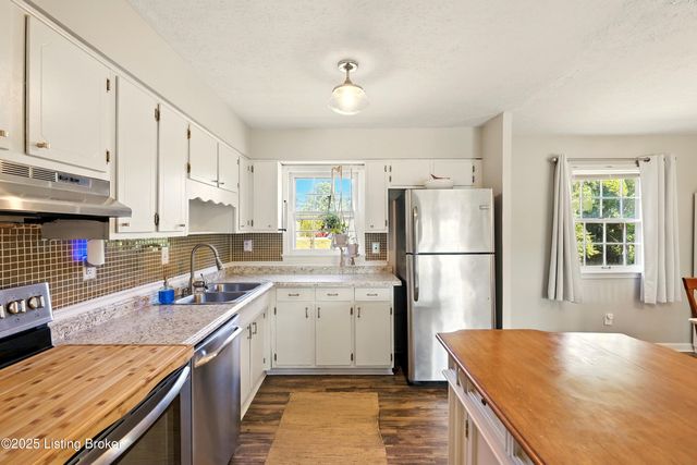 9209 Foxtail Ct, Crestwood, KY 40014